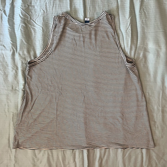 Old Navy Luxe Sleeveless Top - Picture 5 of 8